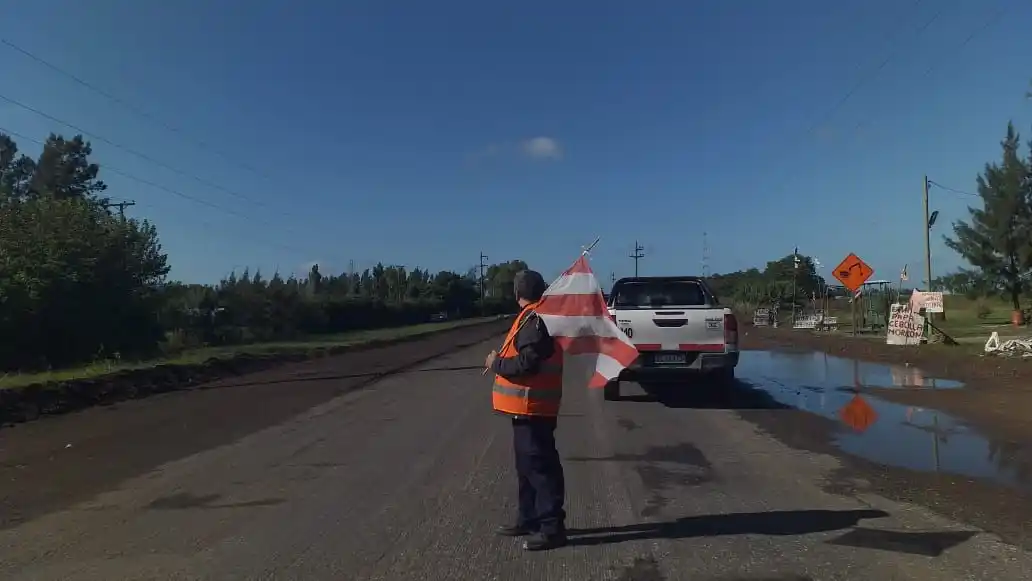 Ruta 191: avanza el fresado, desde el puente de la autopista hacia la termoeléctrica
