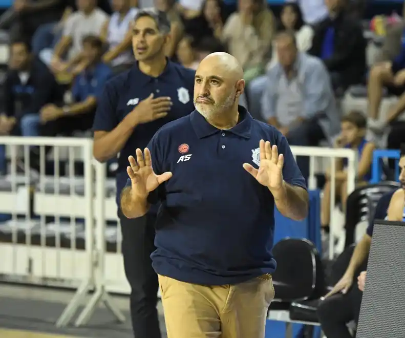 Peñarol comienza una exigente gira por Comodoro y Buenos Aires con dos bajas