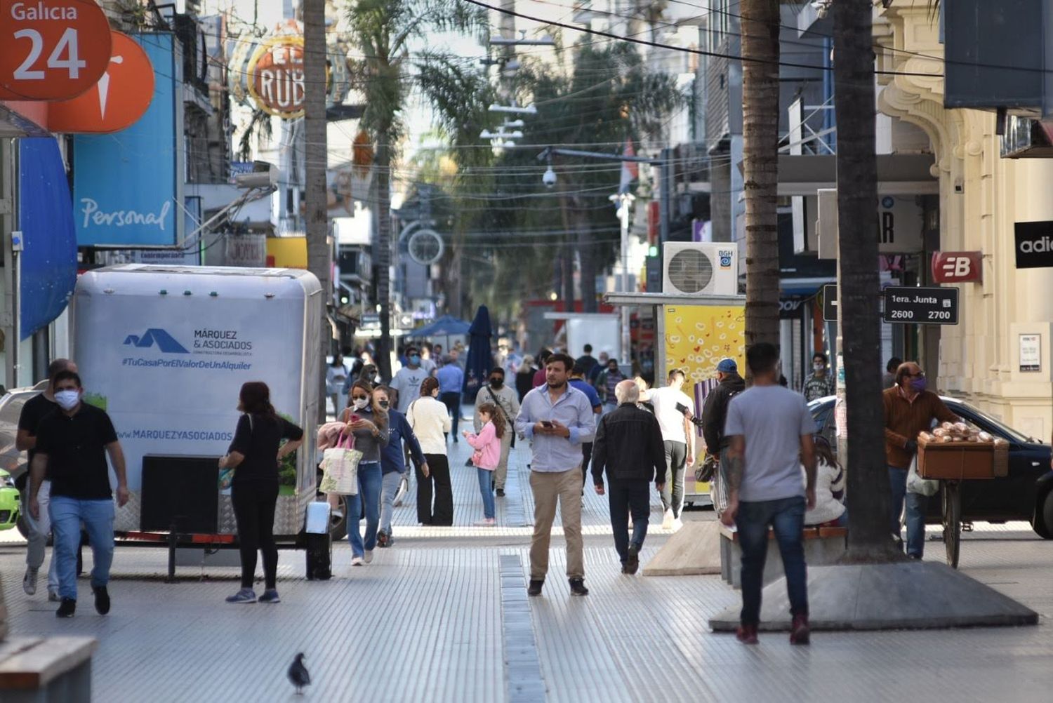 Moderada expectativa de los comerciantes santafesinos