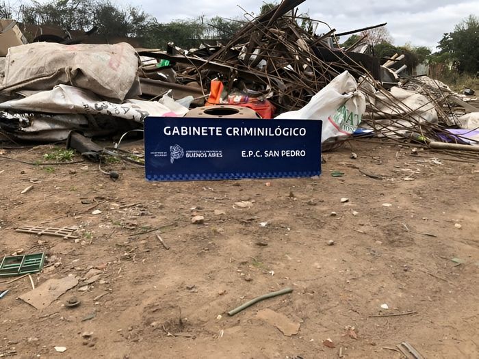 clausura chatarrería 01