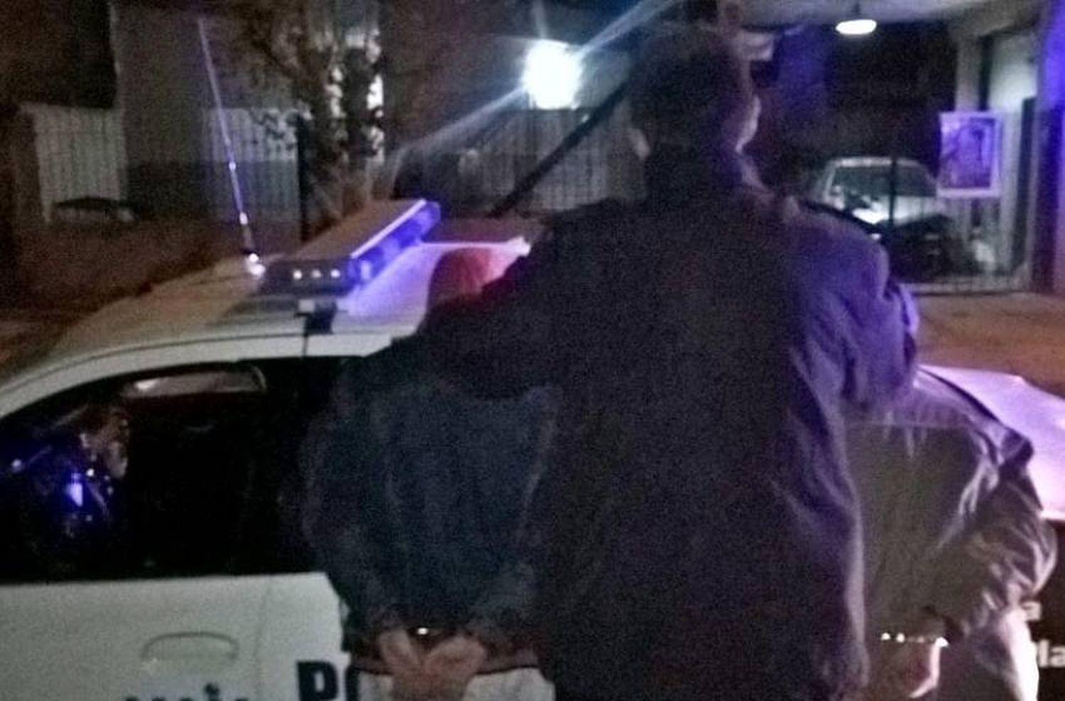 Los detuvieron por golpear a un hombre con una piedra para robarle