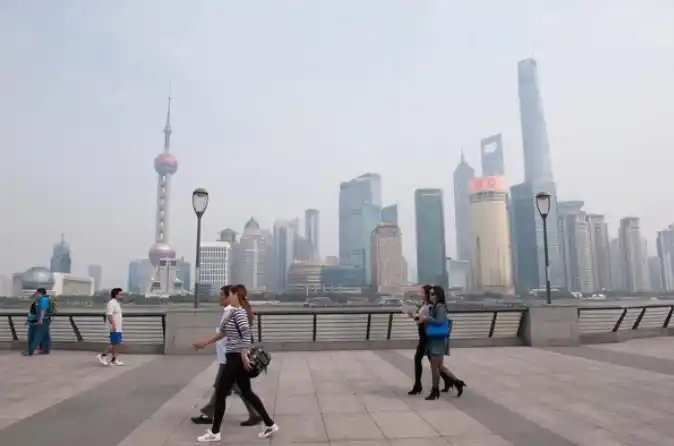 Shanghai flexibilizó el confinamiento pese a registrar 19 mil casos de COVID-19