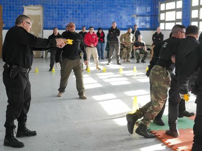 Santa Fe comenzó la formación de policías en el uso de pistolas Taser