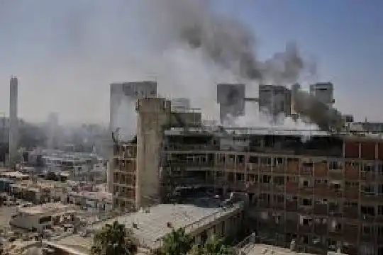 Un misil iraní impactó en un hospital de Israel.