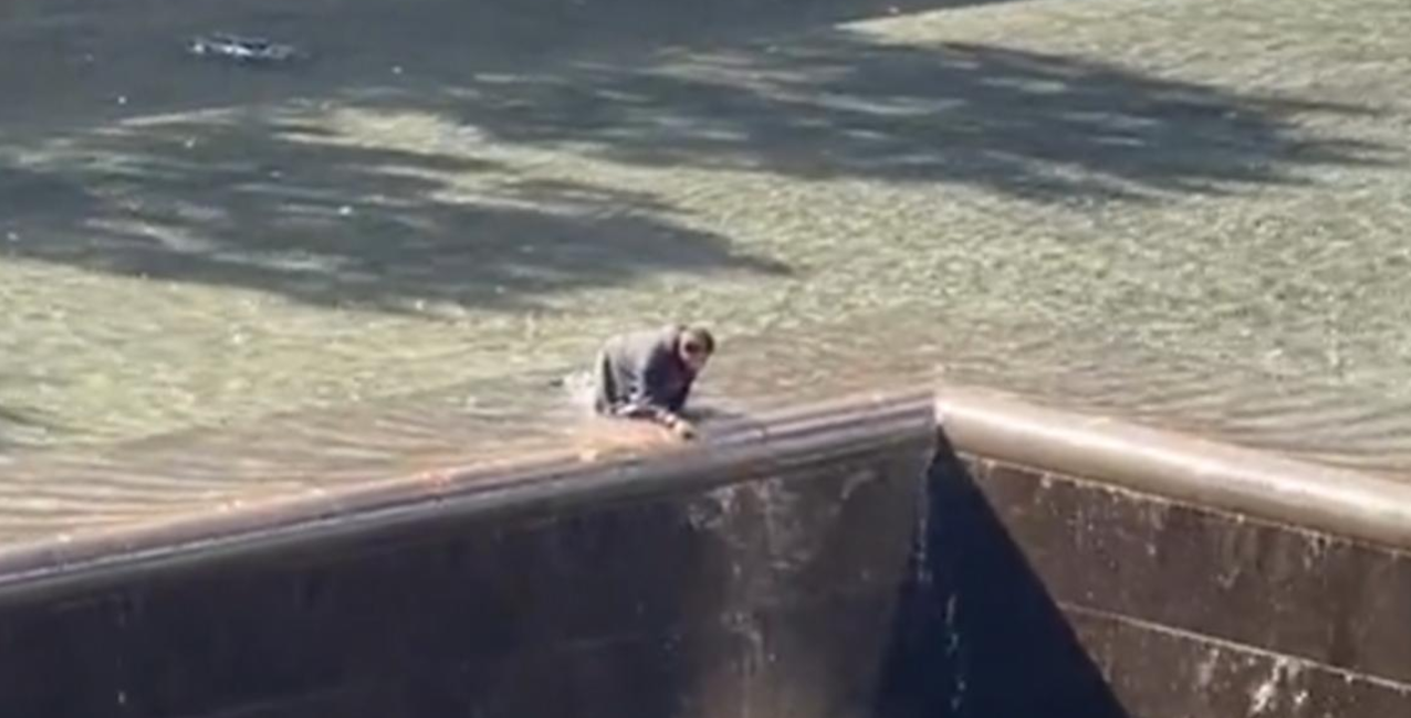 El joven se arrojó desde más de 13 metros de altura.