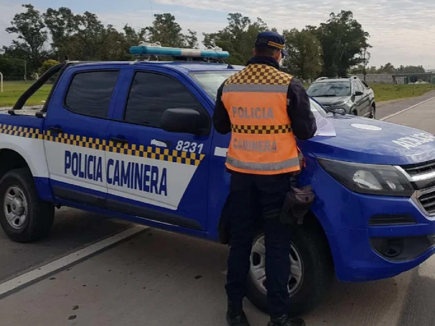 Cortaron la ruta en el ingreso a El Tío por agua en la calzada