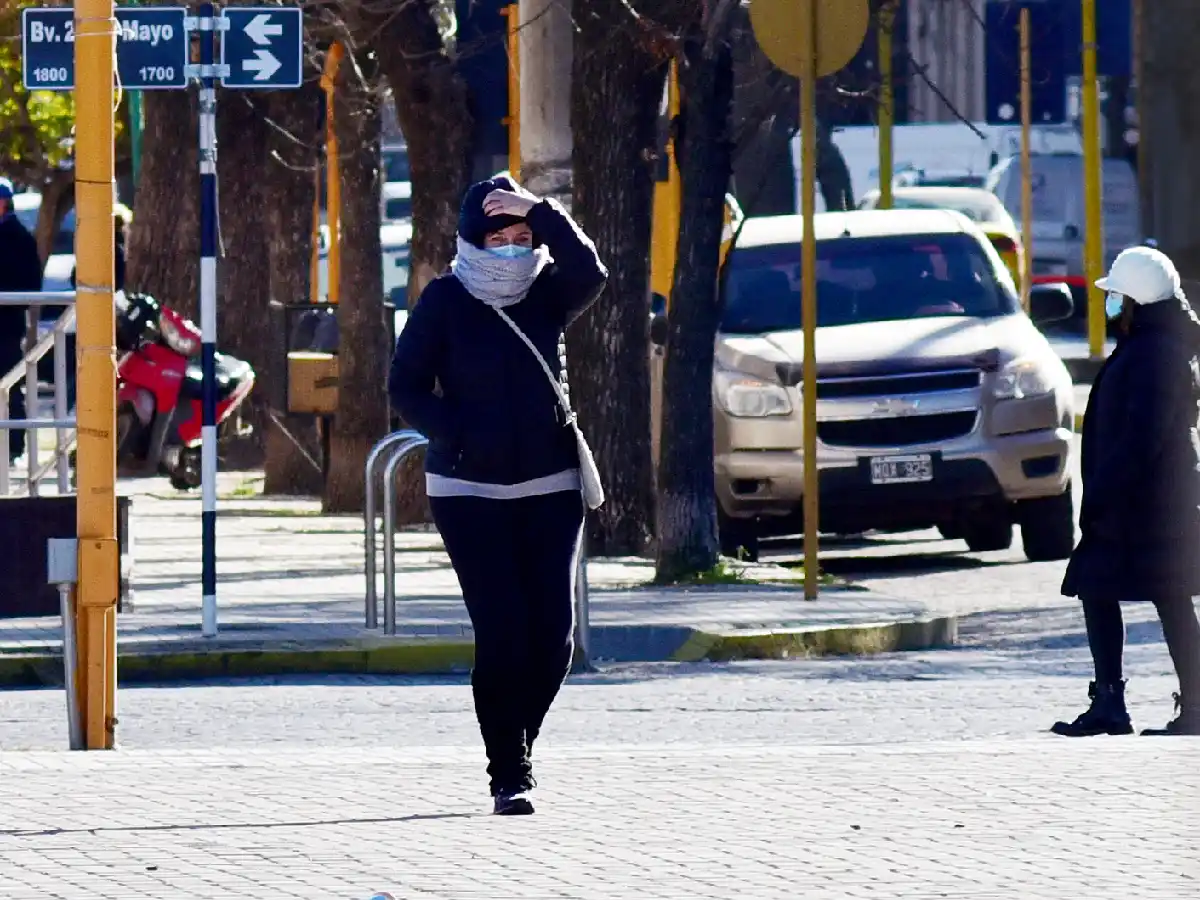 Un fallecimiento y 35 nuevos casos en la ciudad