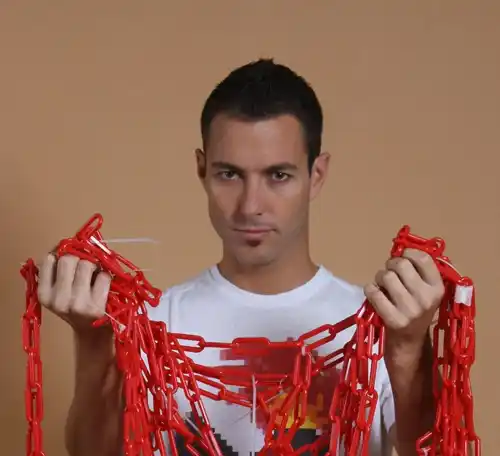 El artista Cristian Segura hará un repaso por su trayectoria