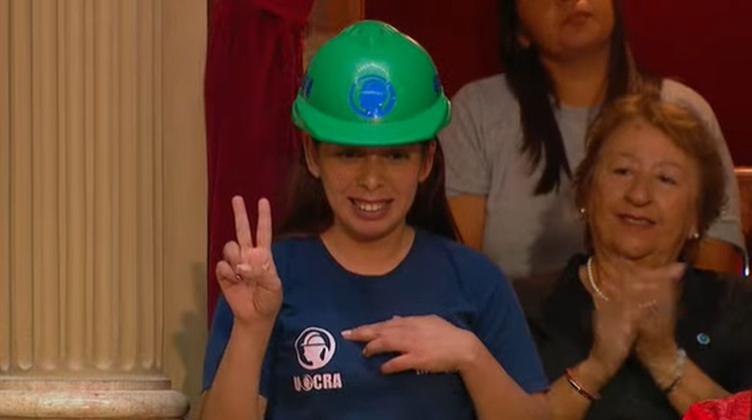 Quién es Gisela Segovia, la bonaerense que trabaja en la construcción y que fue elogiada por Alberto en el Congreso