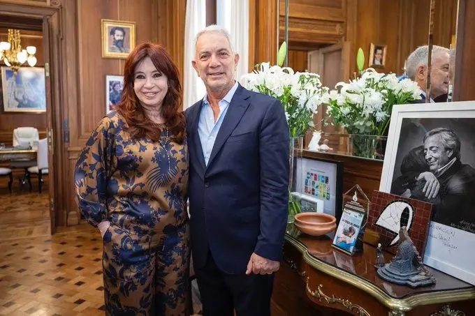 Cristina Fernández recibió a Julio Alak en su despacho en el Senado.