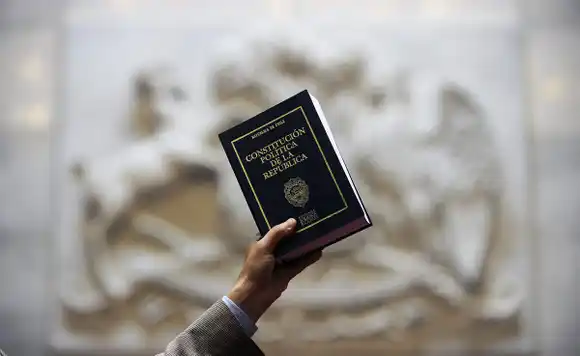 ¡CHILE DECIDE! si gira a un nuevo modelo social y sepulta la Constitución de Pinochet