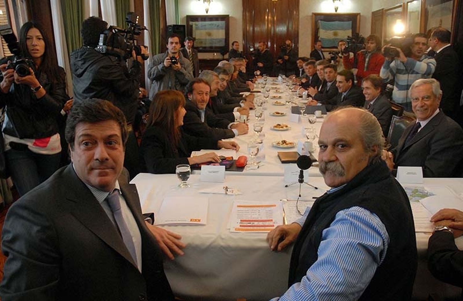 El Gobierno y la oposición se reúnen en el Consejo de Seguridad bonaerense