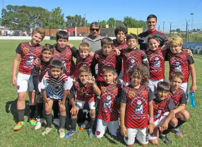 Comenzó el torneo Rojo y Negro de fútbol infantil