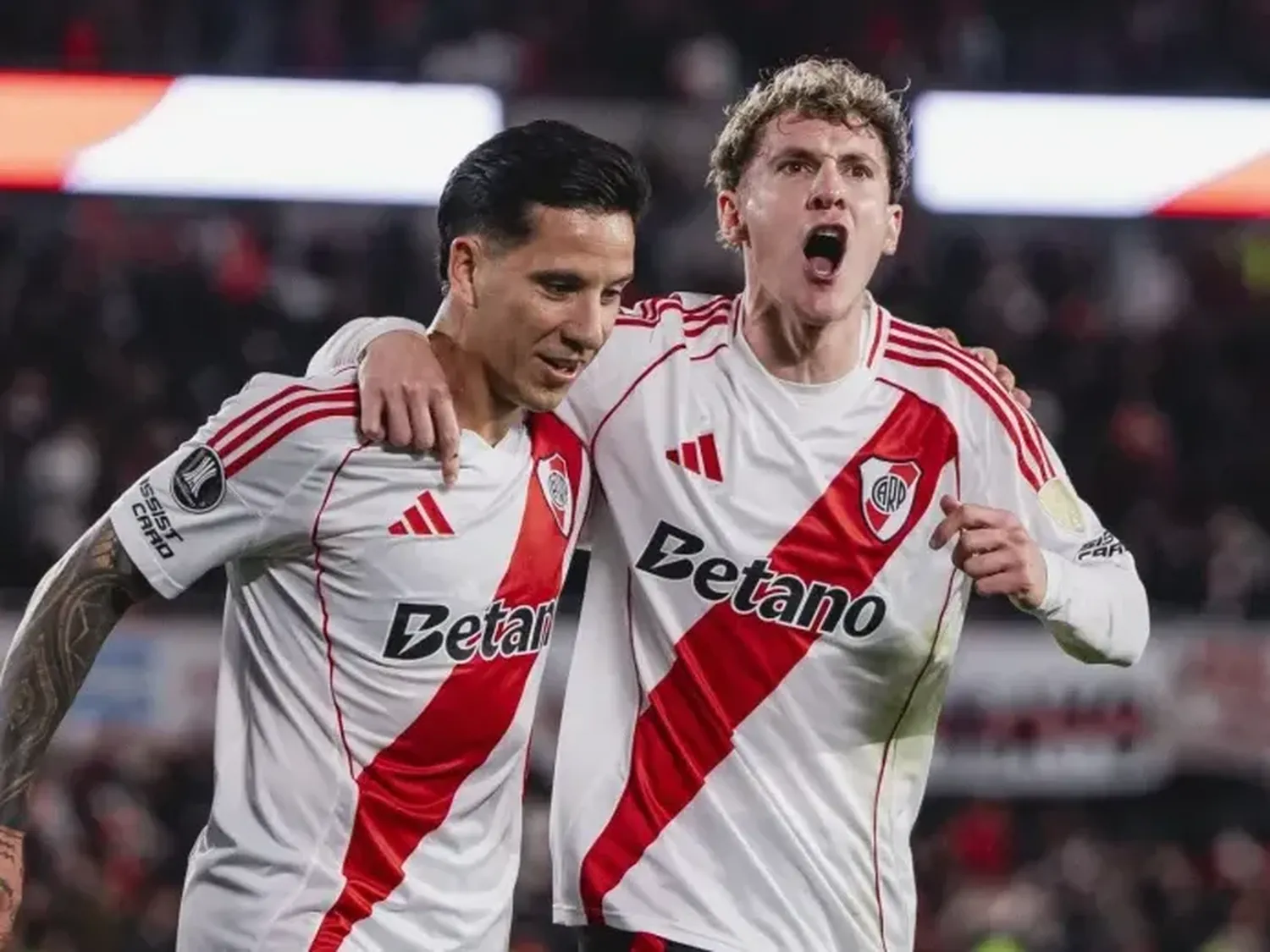 River terminó primero pese a no pasar del empate frente a Universitario en el Monumental