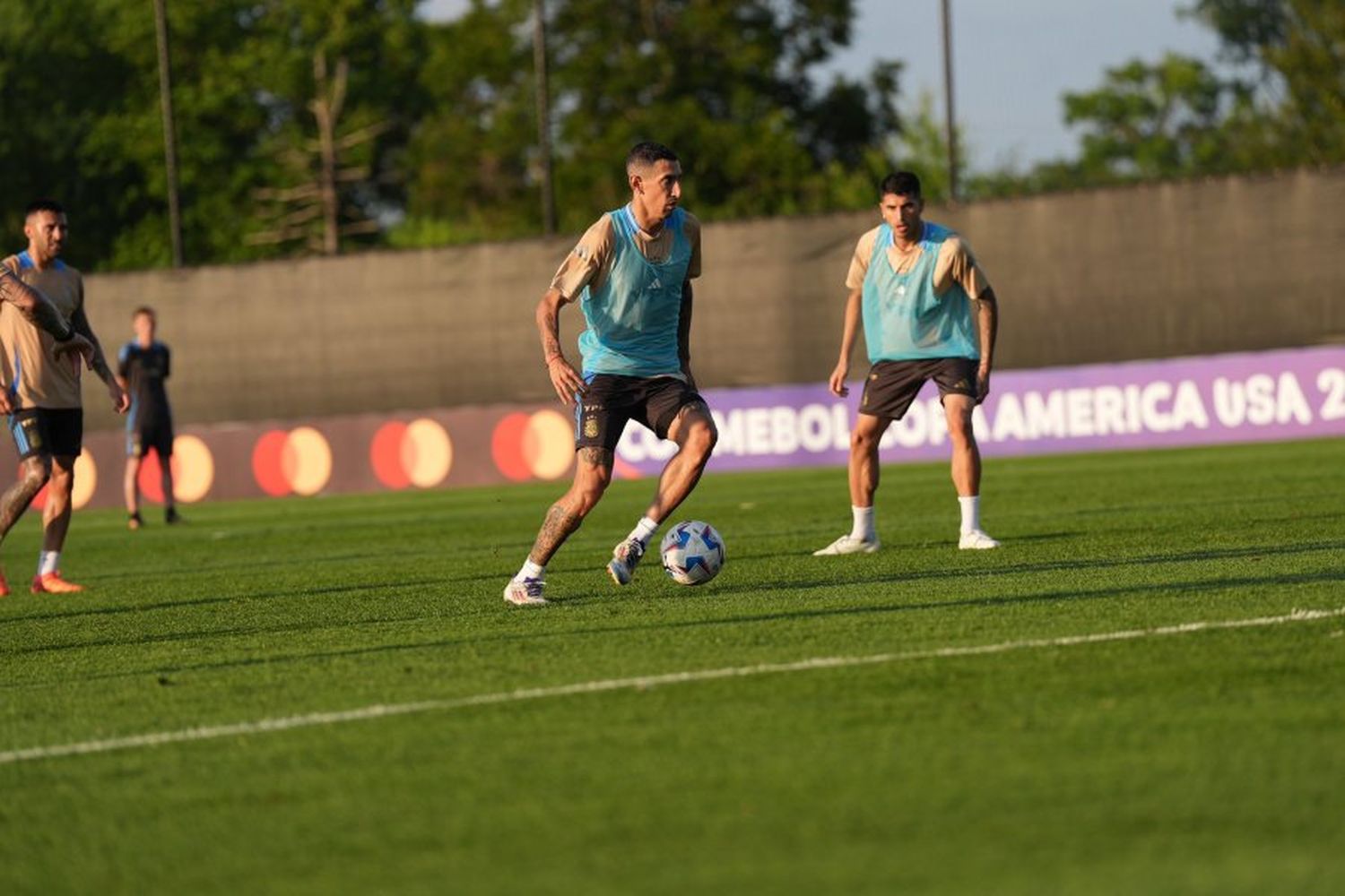 Di María sería titular junto a Messi (@Argentina)