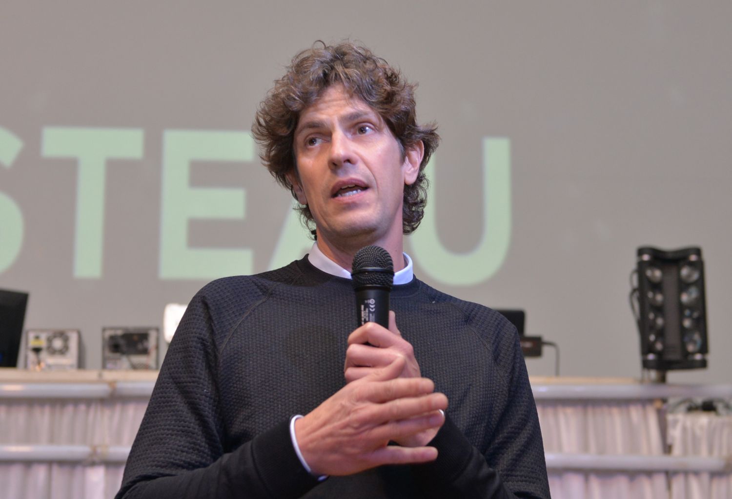 Lousteau dijo que el DNU es "inválido" y propuso reemplazarlo "por Ley que se vote en capítulos"