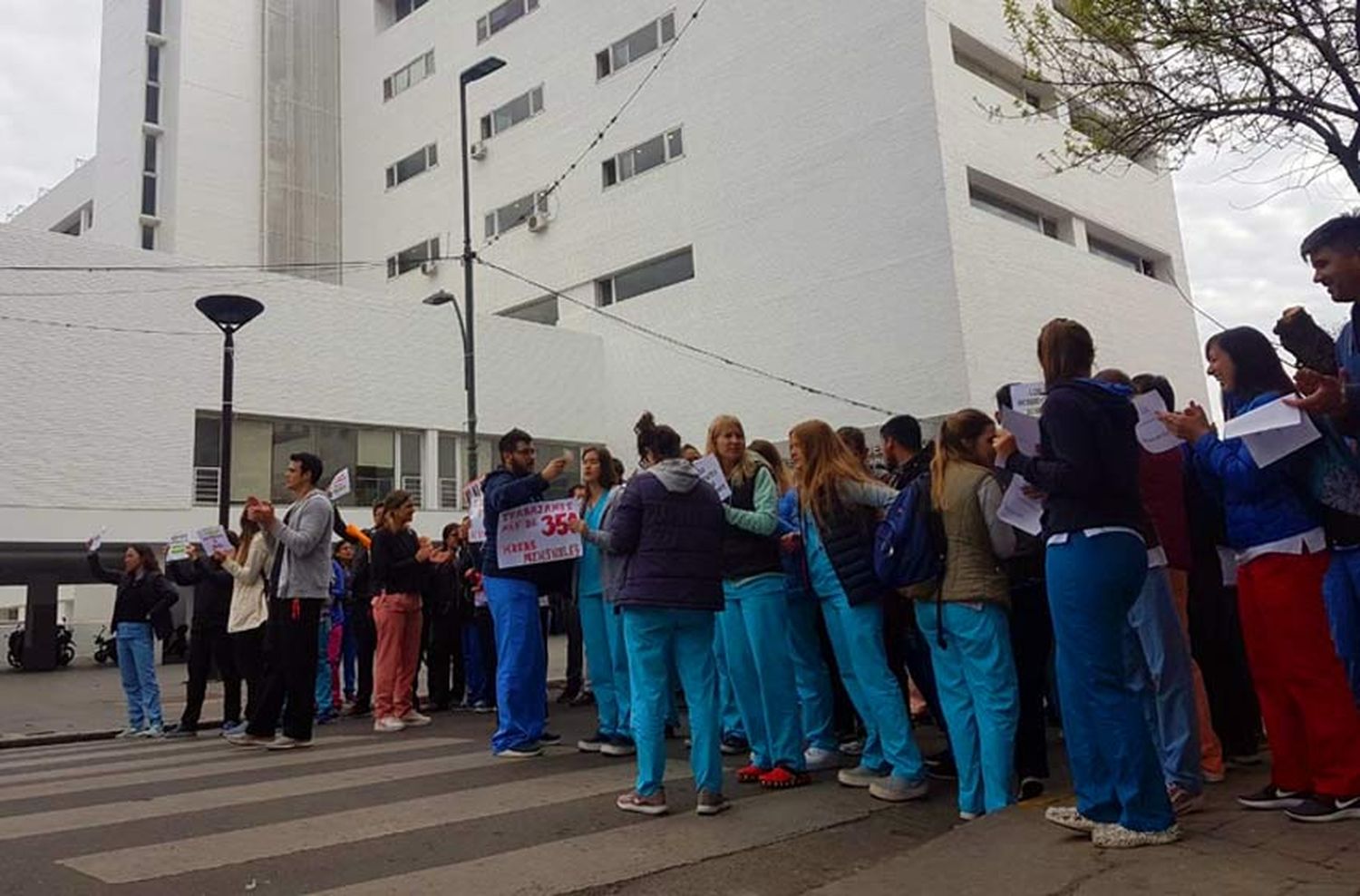 Enfermeros rosarinos se movilizarán este jueves: exigen que su profesión sea reconocida como de alto riesgo