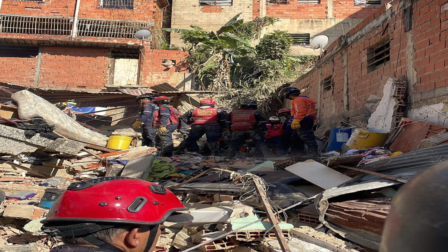 Aumenta a 9 las víctimas fatales por explosión de bombona de gas en Petare: DOS BEBÉS ENTRE ELLOS