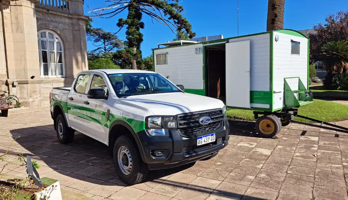 Nuevos equipos. Casillas rurales y una camioneta en Lobería