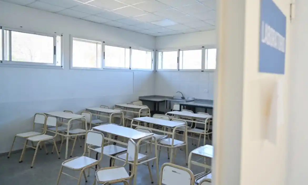 La Provincia invierte más de 2,3 mil millones de pesos en obras y refacciones de gas para escuelas bonaerenses