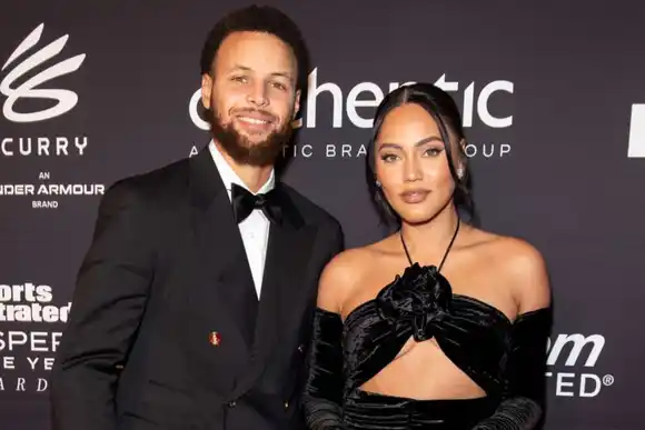 La esposa de Stephen Curry comparte imágenes de su hijo recién nacido Caius