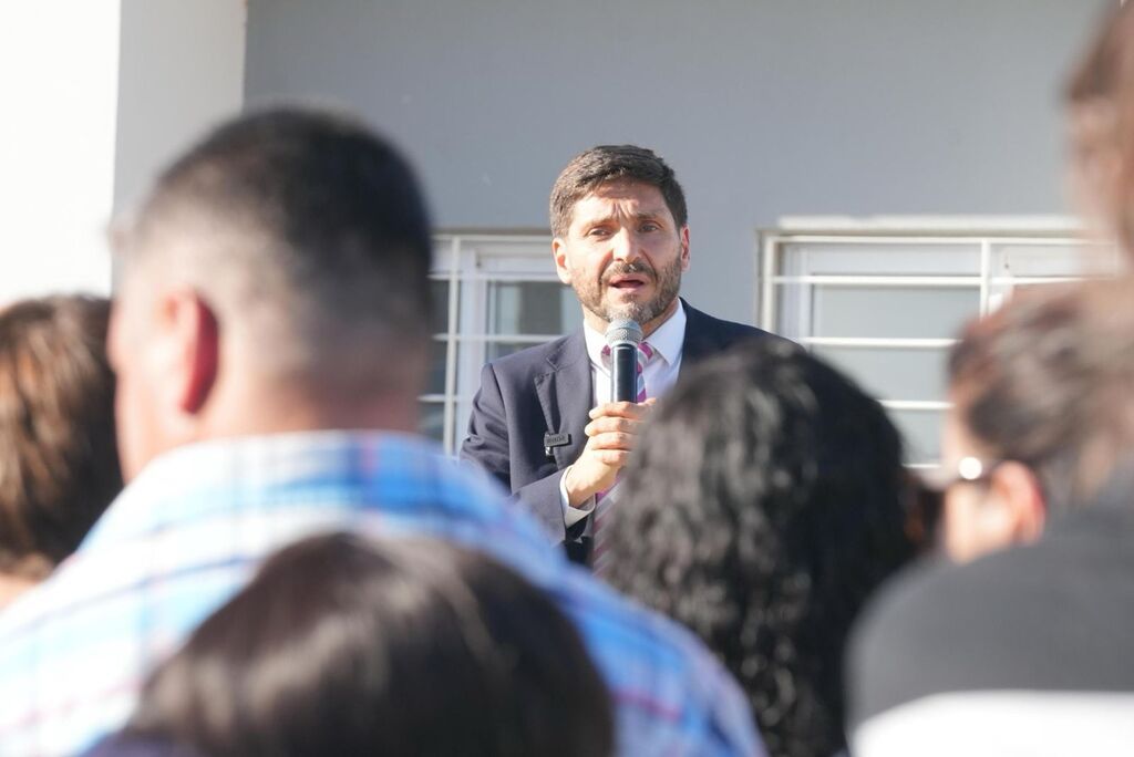 Pullaro entregó viviendas en San Jerónimo