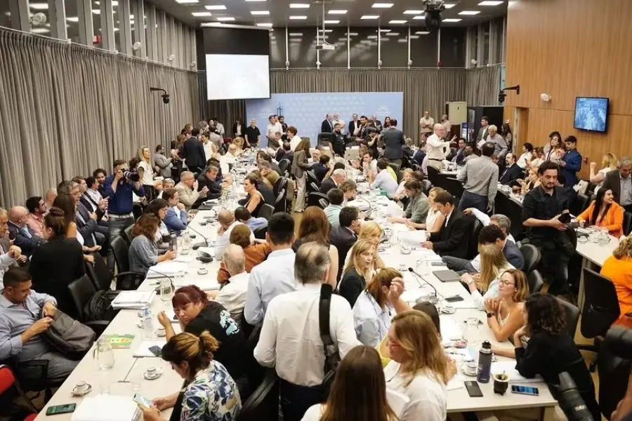 Ya inició el debate de la "Ley ómnibus" que Milei mandó al Congreso