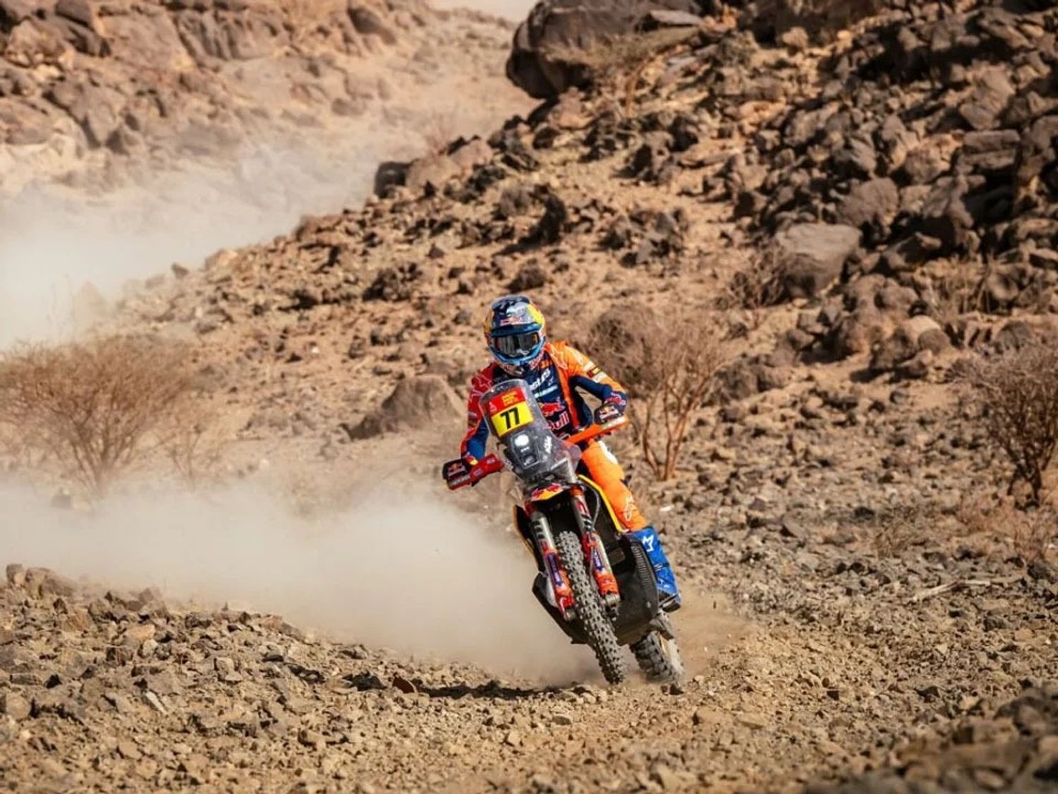 Etapa 10 del Rally Dakar: Benavides y Yacopini se mantienen en el top 10 en motos y autos