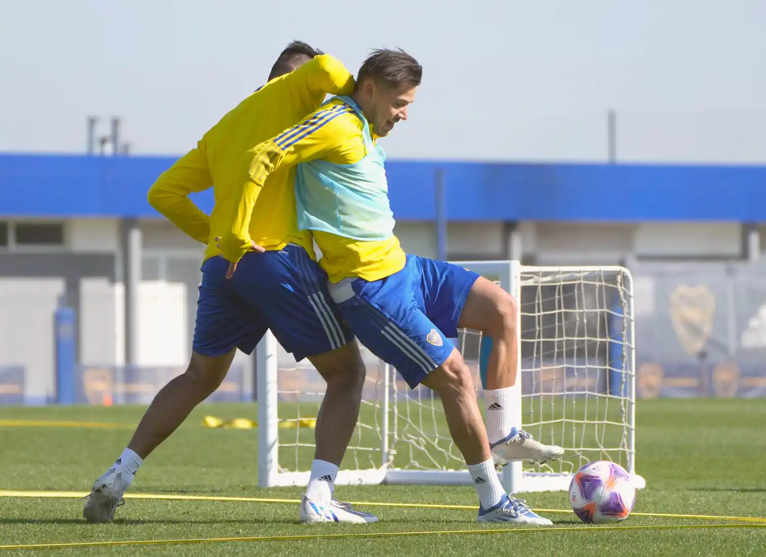 Una imagen de la práctica de Boca, ayer en Ezeiza.