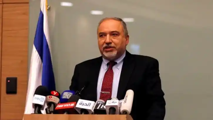 Renunció el ministro de Defensa de Israel