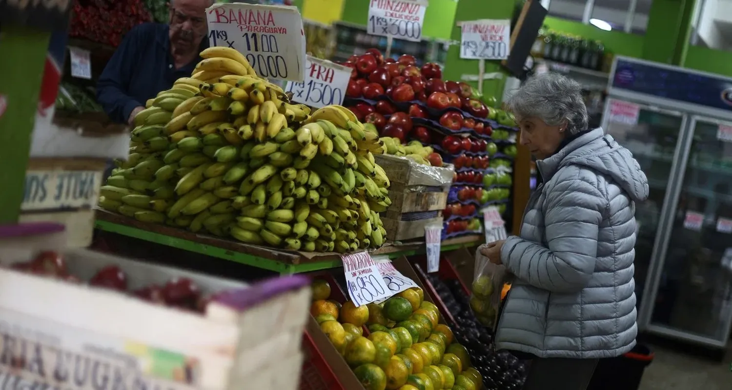 Los relevamientos arrojaron que la inflación de abril se ubicó por primera vez en un dígito después de cinco meses consecutivos en dos cifras. Crédito: Reuters/Matias Baglietto.