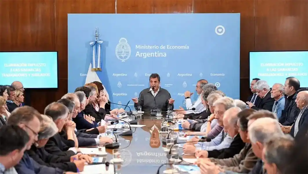 Ganancias: las claves del proyecto que enviará Massa al Congreso para subir el piso a $1.770.000