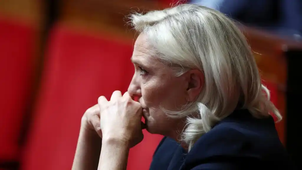 Condenaron a Marine Le Pen por malversación en Francia. Foto: Reuters.