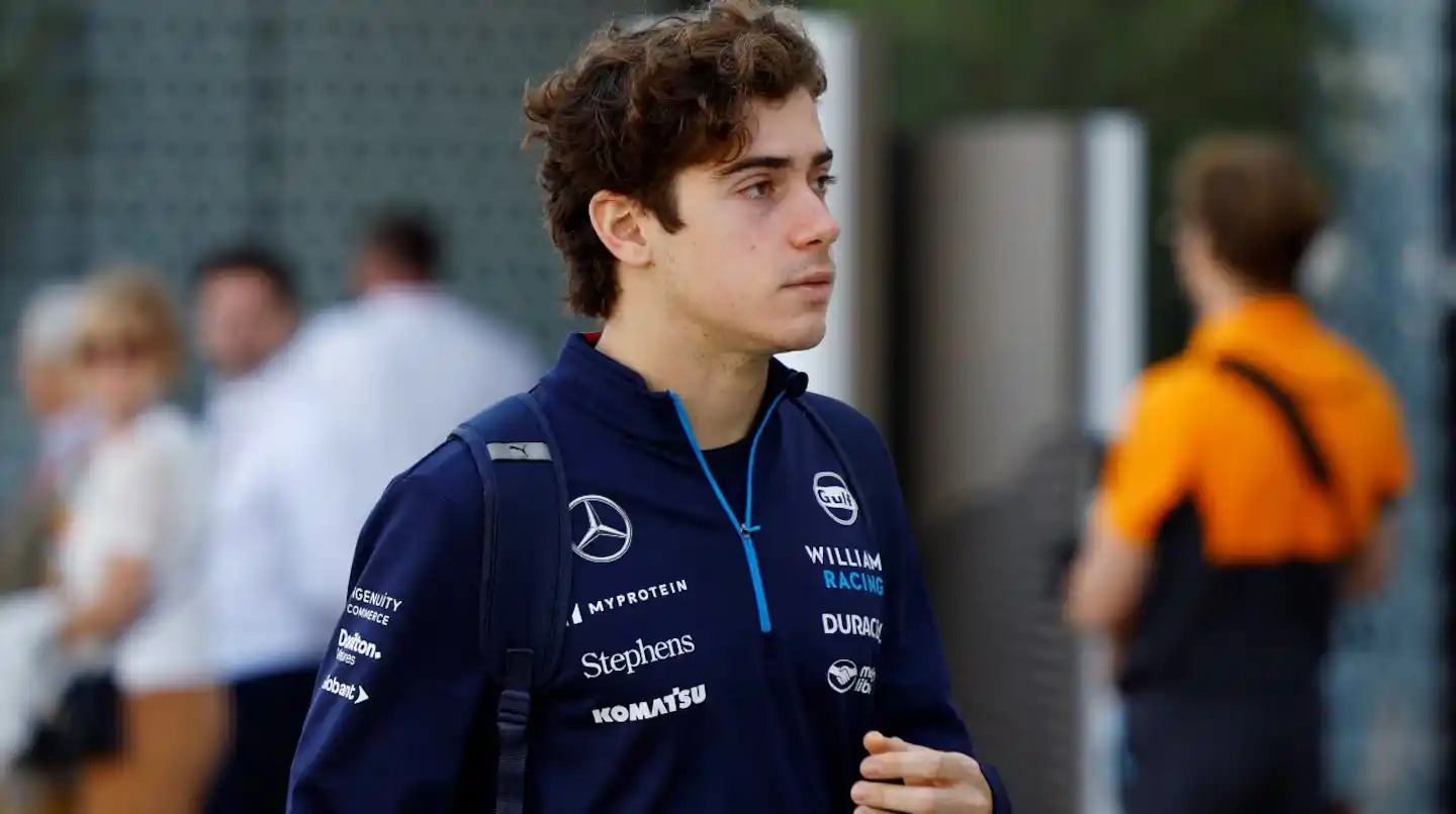 La carrera Sprint es una carrera más corta que el Gran Premio del domingo.