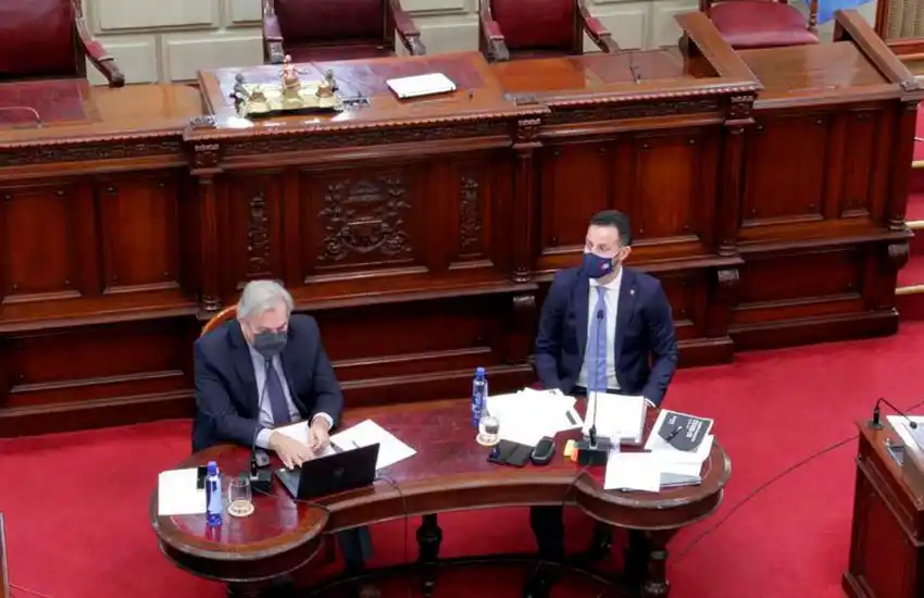 «Era un show que quería hacer la oposición», dijo el ministro Sukerman sobre su interpelación en la Legislatura