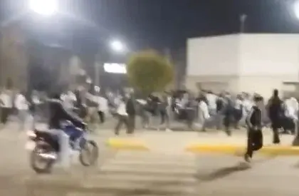 Los incidentes más graves del miércoles ocurrieron en avenida Belgrano al 200. Los dos aprehendidos ya fueron liberados