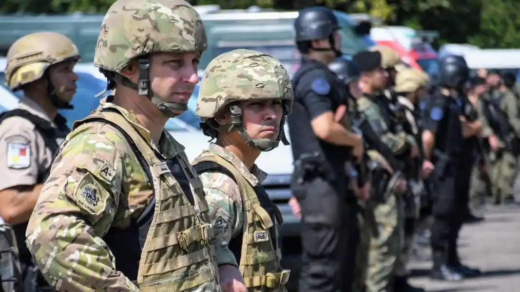 El Gobierno oficializó un suplemento salarial para el personal militar con formación académica