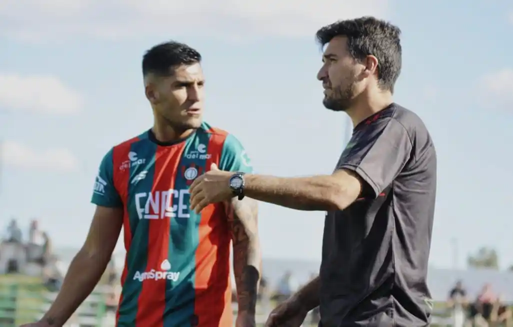 El “Mago” Ramírez dando indicaciones ( Foto: Martín Angelini - Prensa Círculo)