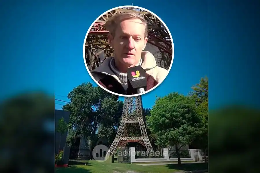 Creó una réplica de la Torre Eiffel pero la vende por falta de espacio: "Estoy buscándole un lugar donde pueda brillar" 