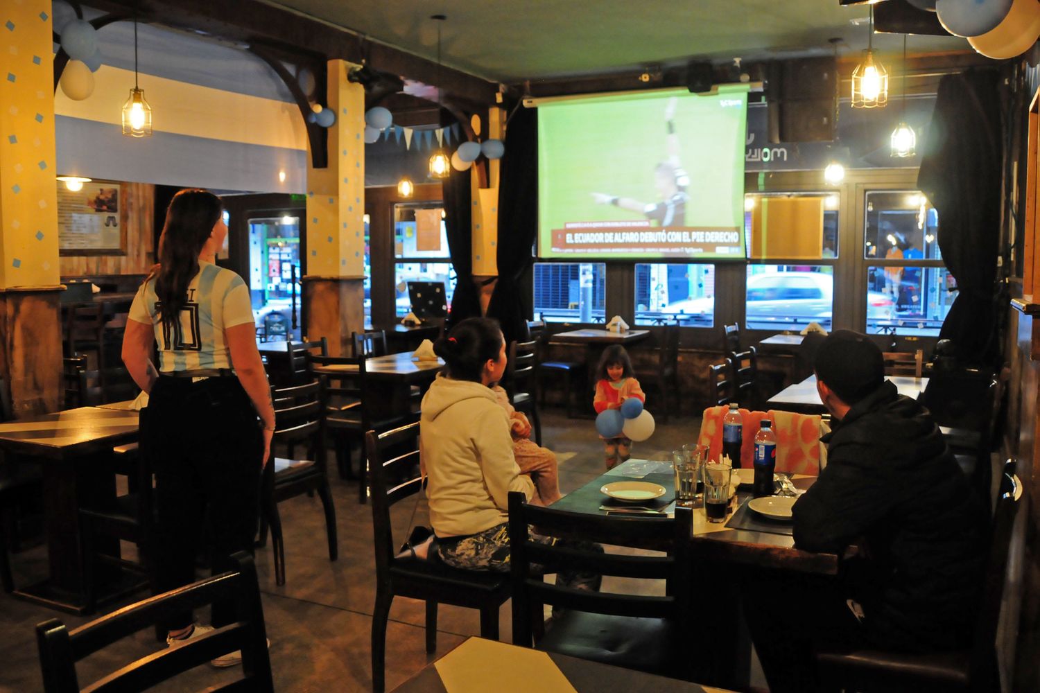 Bares y cafeterías, listos para los partidos de la Selección de la mano del programa Kilómetro 0