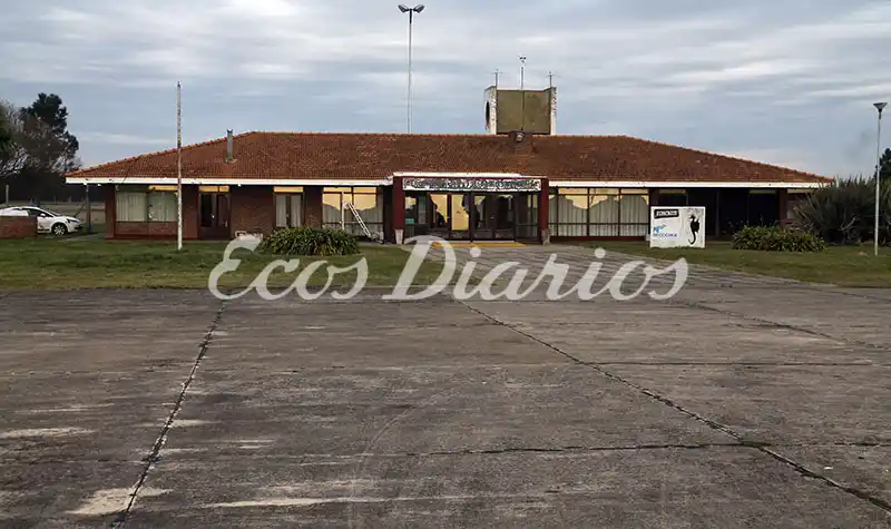 Se podría contar con un servicio de taxi aéreo y un curso de piloto
