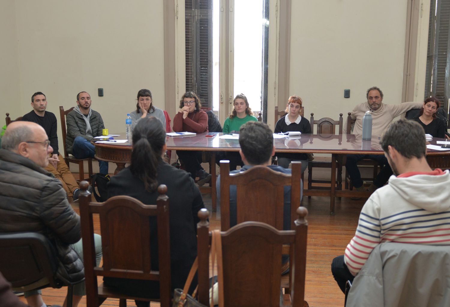 Una de las reuniones que se realizó para avanzar en la conformación de la Mesa de Abordaje Integral de Consumos Problemáticos.