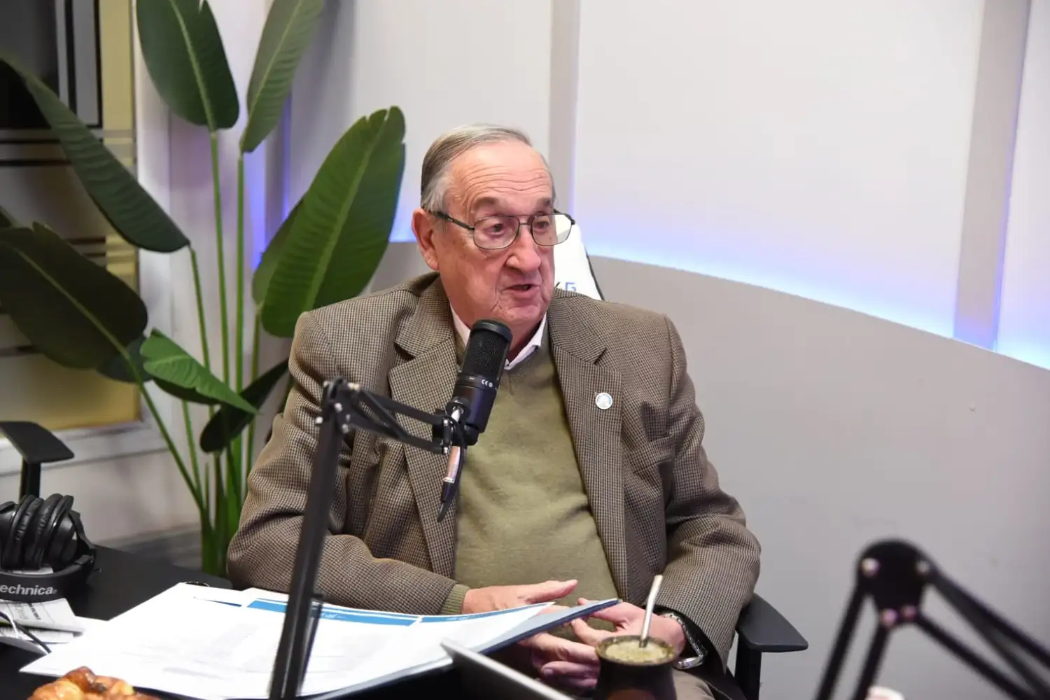 "No tenés que estar pensando en el sillón de Duffau, tenés que estar pensando en Tandil", expresó Lunghi al pedir el apoyo para la toma de un crédito.