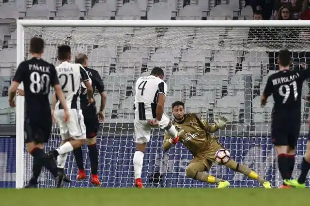 Juventus derrotó a Milan y se aleja en la punta del Calcio