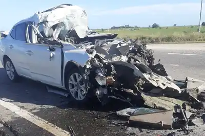 Choque fatal en ruta 34: un camión destruyó un auto y se dio a la fuga
