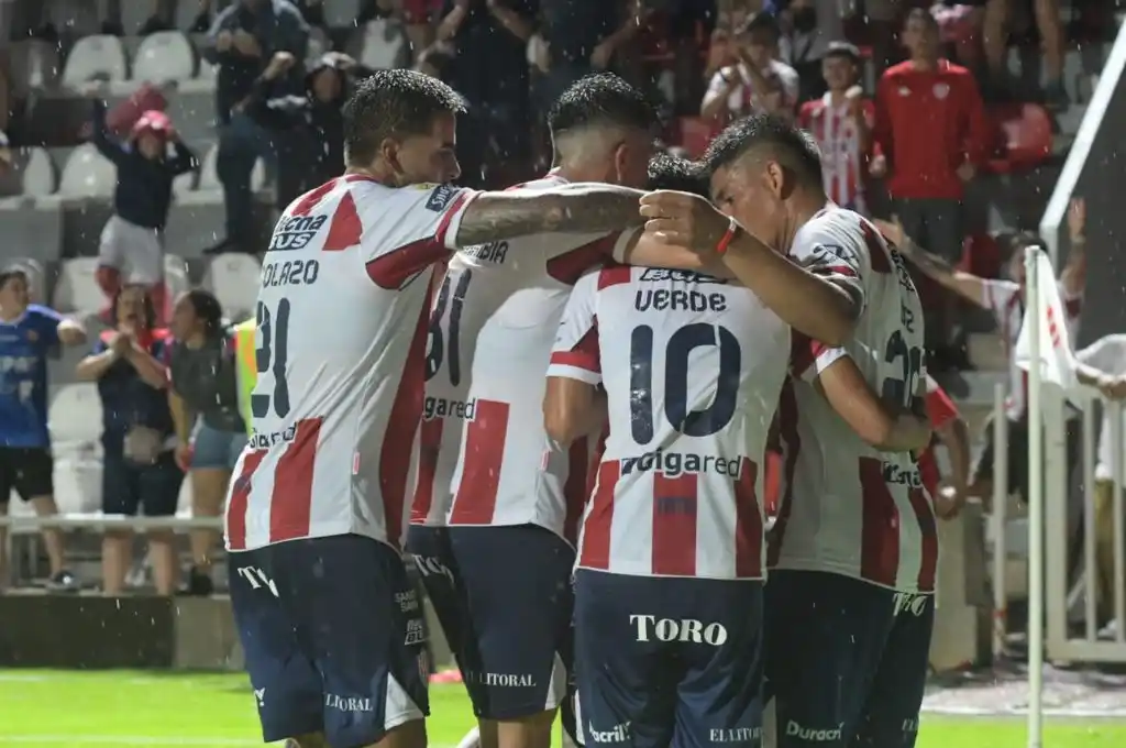 Festejos del gol de Verde