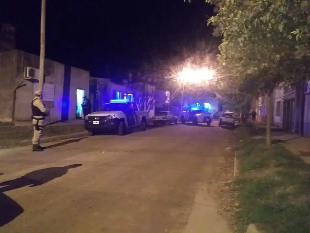 Secuestraron drogas y detuvieron a una persona en un allanamiento en una vivienda