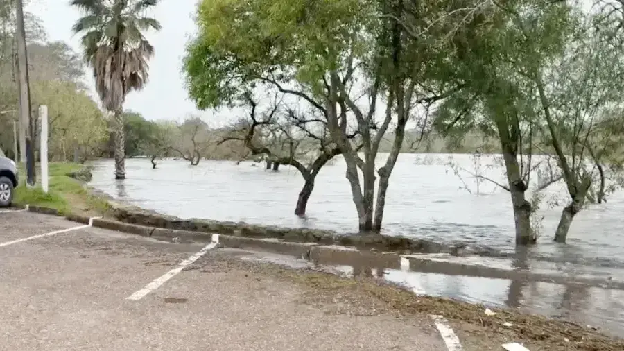 Crece el río Daymán y monitorean su evolución ante el escenario hídrico regional
