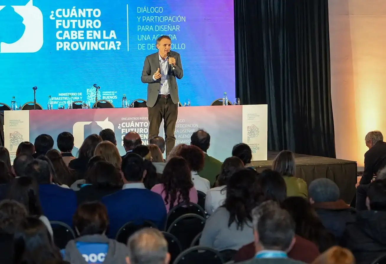 La jornada reunió a intendentes, universidades, cooperativas, organizaciones sociales y referentes productivos de distintas localidades de la región.