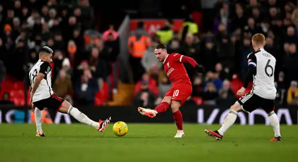 Liverpool, con MacAllister, se quedó con la ida de semifinales